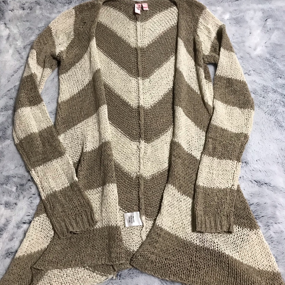 Girls Open Front Cardigan. EUC